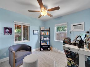 1041 SW 29th St, Fort Lauderdale FL 33315