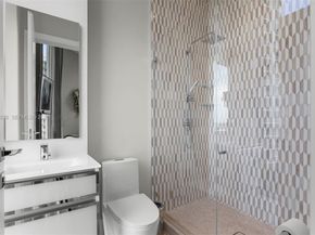 2821 S Bayshore Dr 8A, Coconut Grove FL 33133