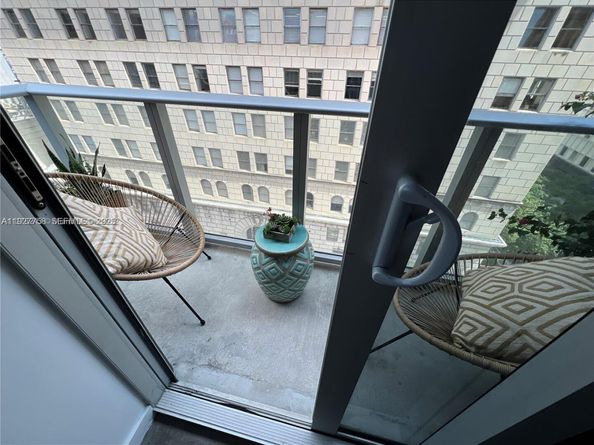 151 SE 1st St 702, Miami FL 33131