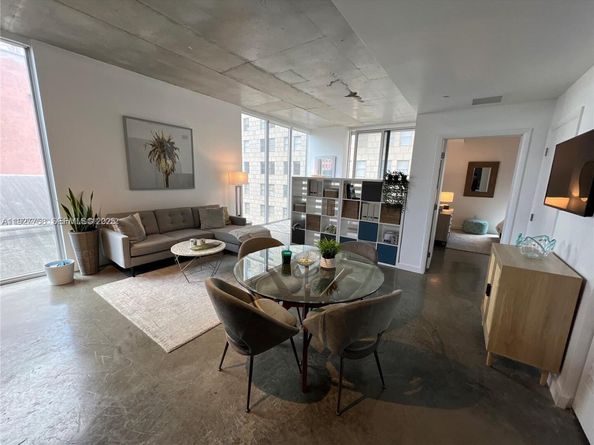 151 SE 1st St 702, Miami FL 33131