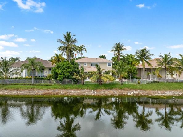 5095 NW 57th Way, Coral Springs FL 33067
