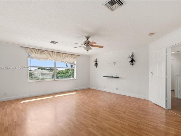 5095 NW 57th Way, Coral Springs FL 33067