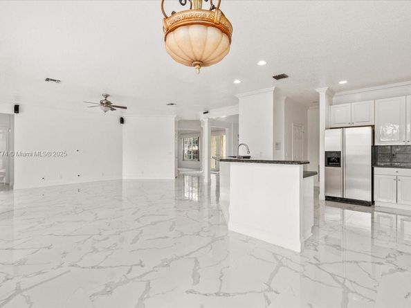 5095 NW 57th Way, Coral Springs FL 33067