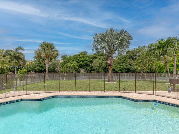 1750 NW 127th Way, Coral Springs FL 33071