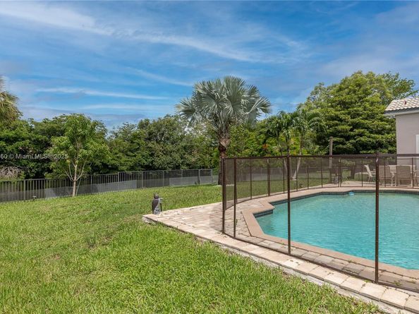 1750 NW 127th Way, Coral Springs FL 33071