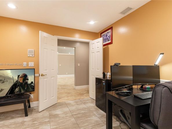 1750 NW 127th Way, Coral Springs FL 33071