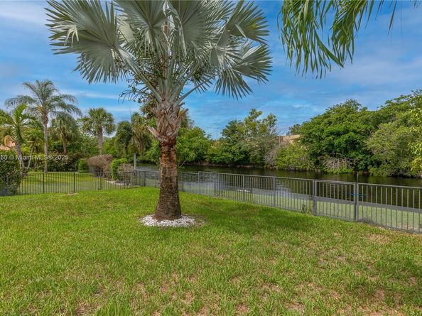 1750 NW 127th Way, Coral Springs FL 33071
