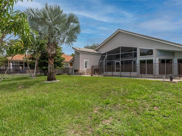 1750 NW 127th Way, Coral Springs FL 33071