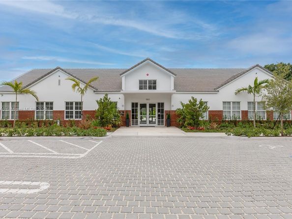 1750 NW 127th Way, Coral Springs FL 33071