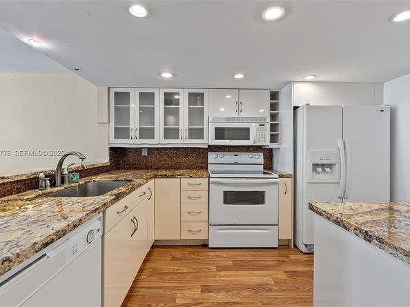 555 NE 15th St 14G, Miami FL 33132