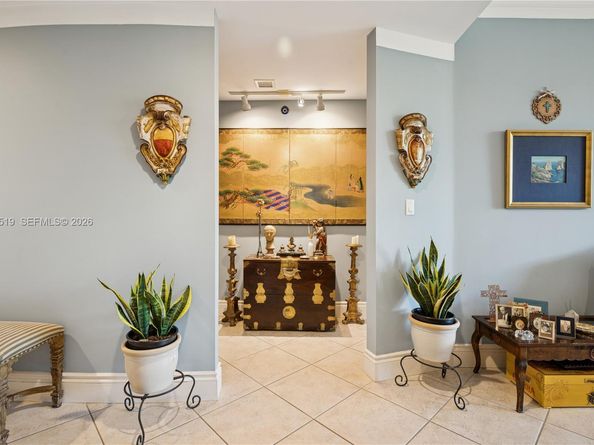 719 Crandon Blvd 310, Key Biscayne FL 33149