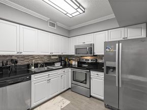 3600 Mystic Pointe Dr 309, Aventura FL 33180