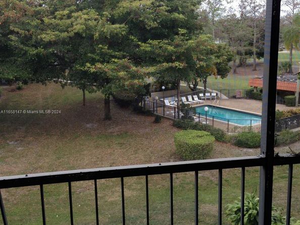 6201 N Falls Cir Dr 311, Lauderhill FL 33319