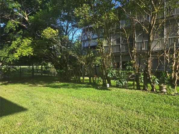 1001 Hillcrest Ct 302, Hollywood FL 33021