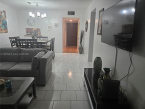 1001 Hillcrest Ct 302, Hollywood FL 33021