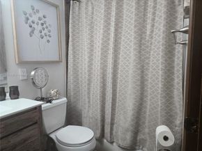 1001 Hillcrest Ct 302, Hollywood FL 33021