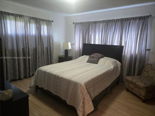 1001 Hillcrest Ct 302, Hollywood FL 33021