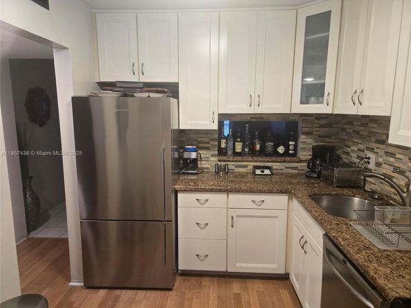 1001 Hillcrest Ct 302, Hollywood FL 33021