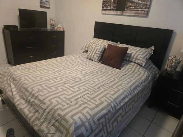 1001 Hillcrest Ct 302, Hollywood FL 33021