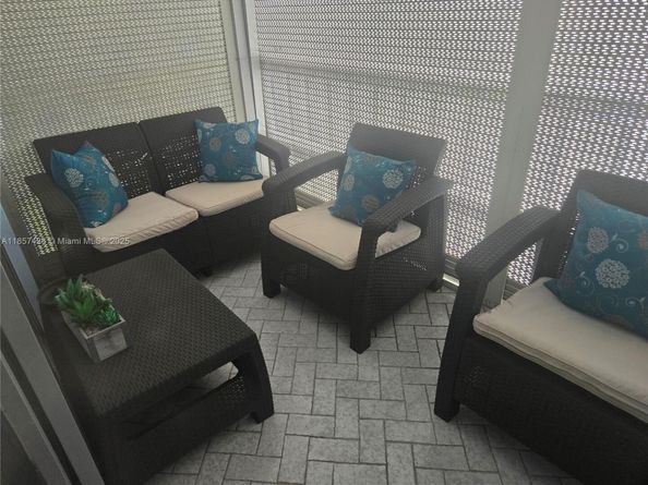 1001 Hillcrest Ct 302, Hollywood FL 33021