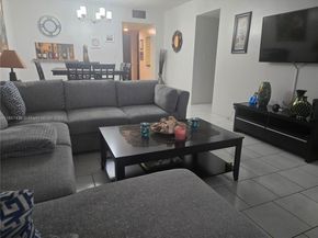1001 Hillcrest Ct 302, Hollywood FL 33021