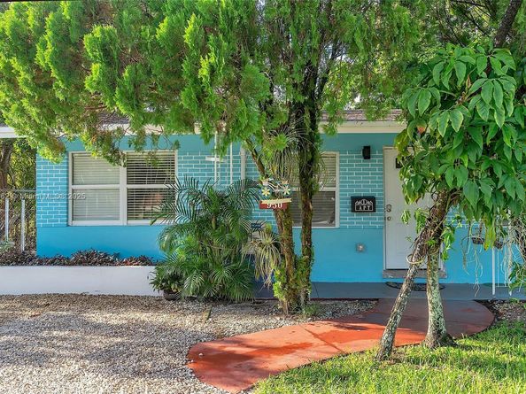 950 SW 30th St, Fort Lauderdale FL 33315