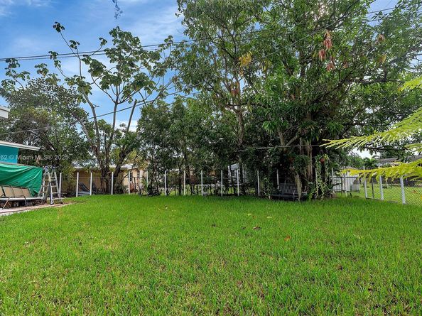 950 SW 30th St, Fort Lauderdale FL 33315