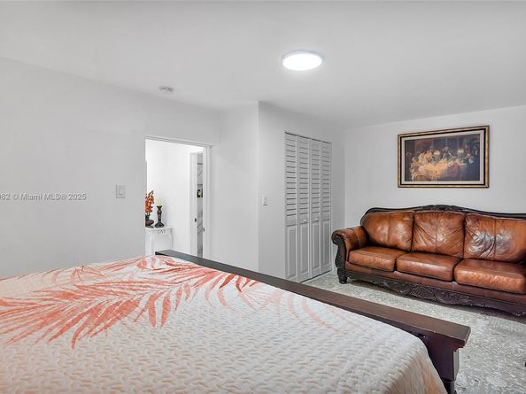 950 SW 30th St, Fort Lauderdale FL 33315