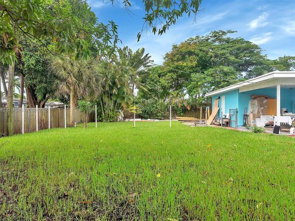 950 SW 30th St, Fort Lauderdale FL 33315