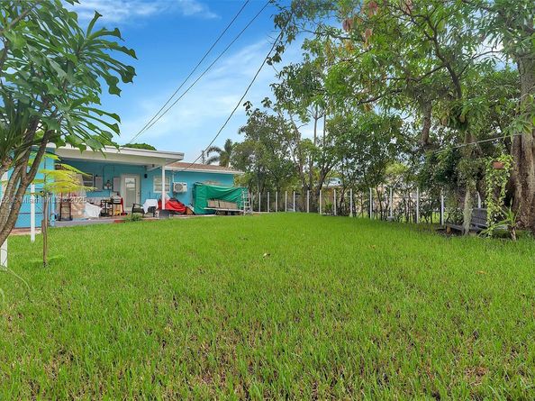950 SW 30th St, Fort Lauderdale FL 33315