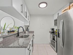 275 NE 18th St 703, Miami FL 33132