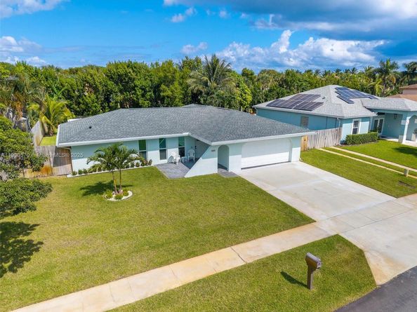 635 NE 15th Pl, Boynton Beach FL 33435
