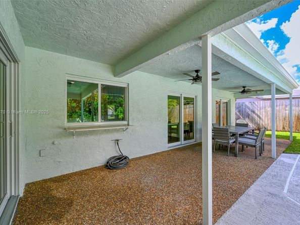 635 NE 15th Pl, Boynton Beach FL 33435
