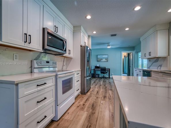 635 NE 15th Pl, Boynton Beach FL 33435