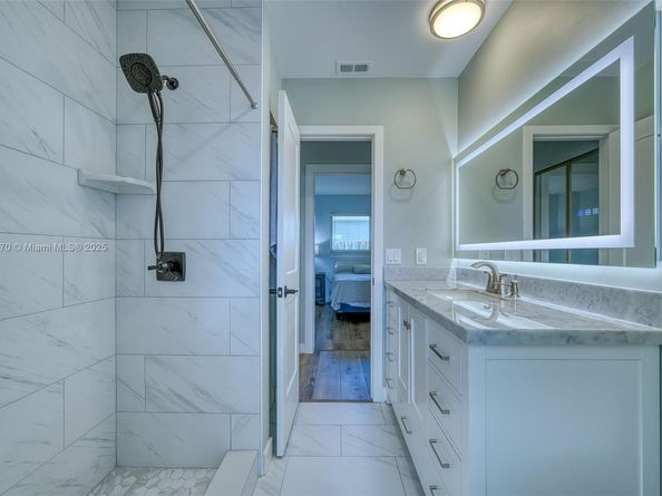 635 NE 15th Pl, Boynton Beach FL 33435