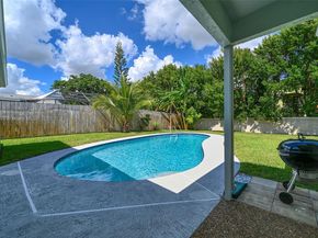 635 NE 15th Pl, Boynton Beach FL 33435