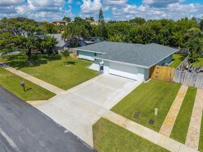 635 NE 15th Pl, Boynton Beach FL 33435