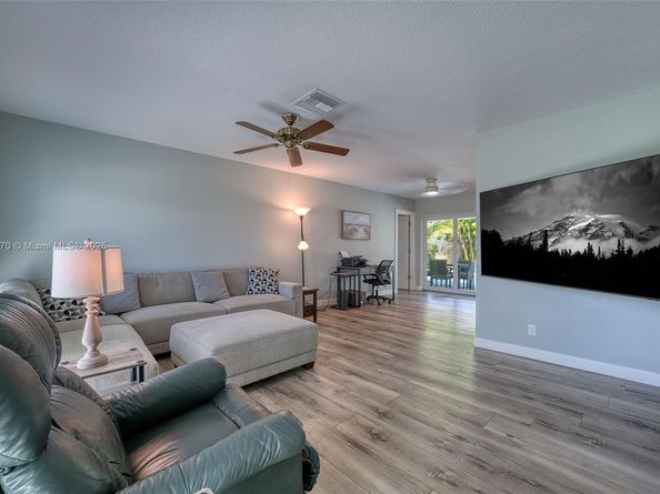 635 NE 15th Pl, Boynton Beach FL 33435