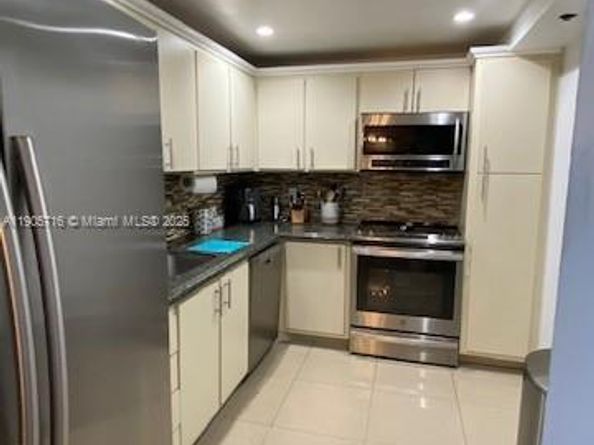 1100 Saint Charles Pl PH15, Pembroke Pines FL 33026