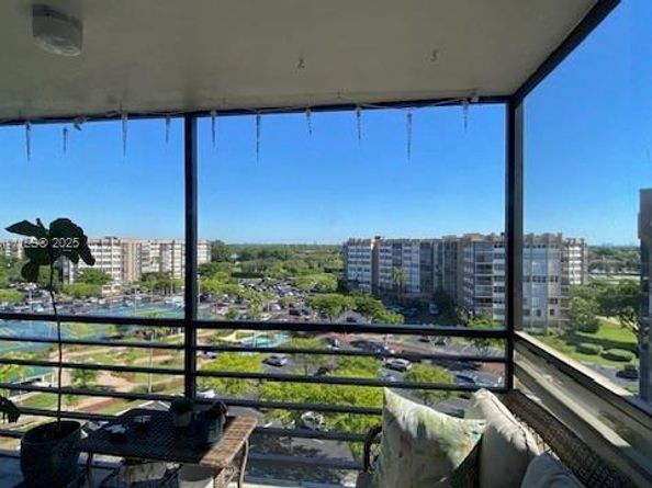 1100 Saint Charles Pl PH15, Pembroke Pines FL 33026