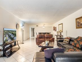 141 SW 96th Ter 204, Plantation FL 33324