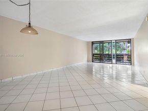 141 SW 96th Ter 204, Plantation FL 33324