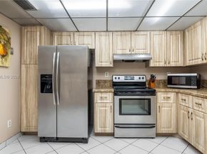 141 SW 96th Ter 204, Plantation FL 33324