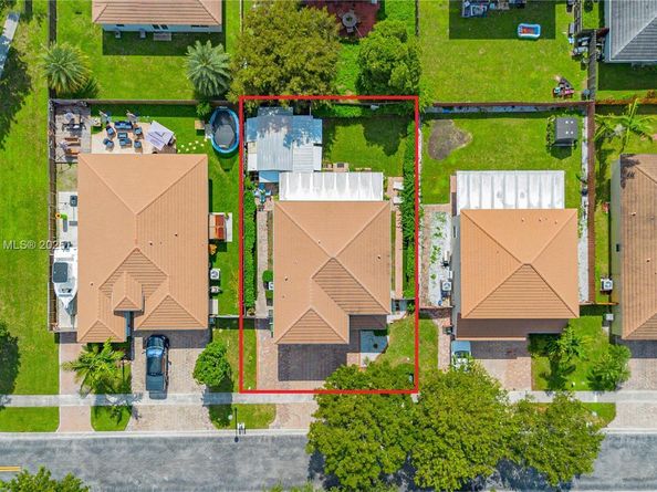 3076 SE 4th Ct, Homestead FL 33033