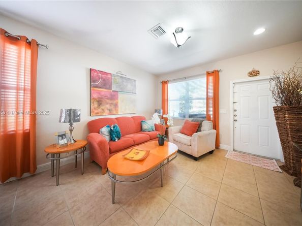 3076 SE 4th Ct, Homestead FL 33033