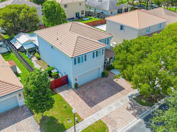 3076 SE 4th Ct, Homestead FL 33033