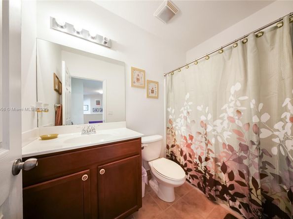 3076 SE 4th Ct, Homestead FL 33033