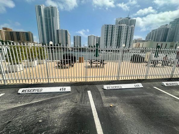 800 Parkview Dr 104, Hallandale Beach FL 33009