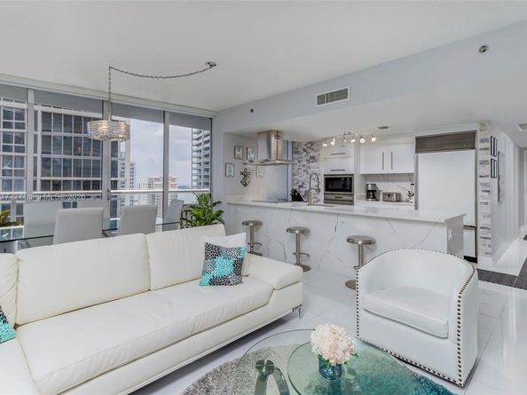 485 Brickell Ave 2502, Miami FL 33131