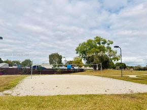 5239 SW 153rd Ave, Miami FL 33185